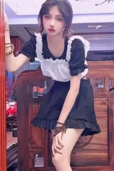 花蝴蝶与野玫瑰